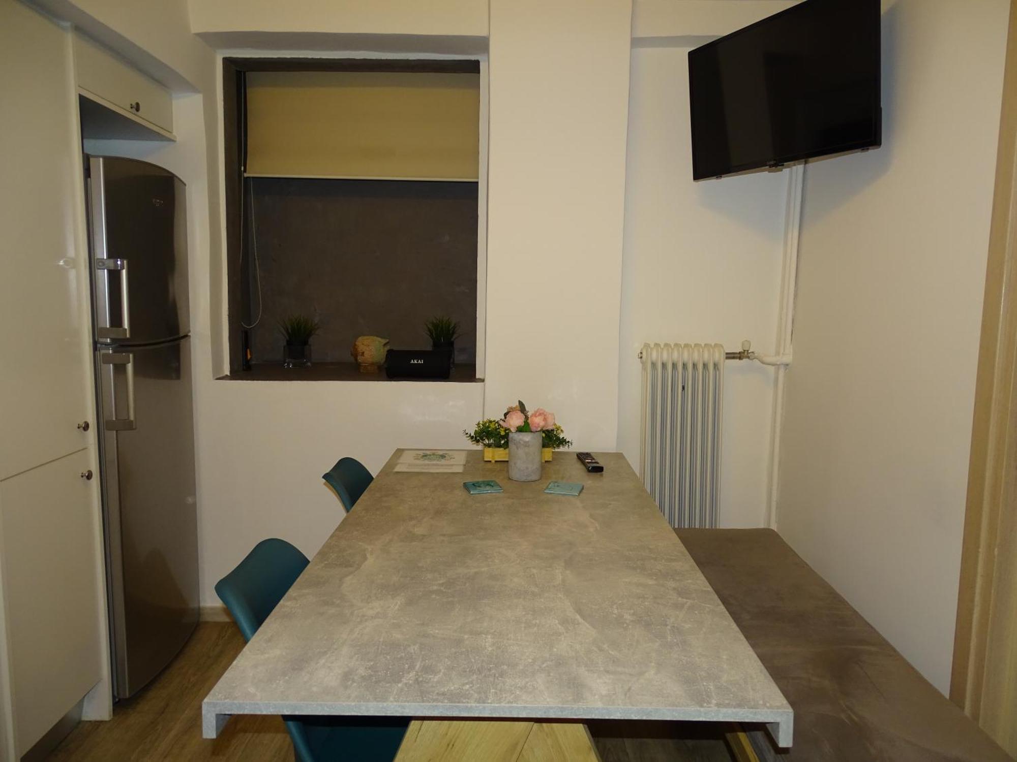 Stylish, Comfortable, Basement Loft-Like Apartment With Amenities Athens Exterior photo