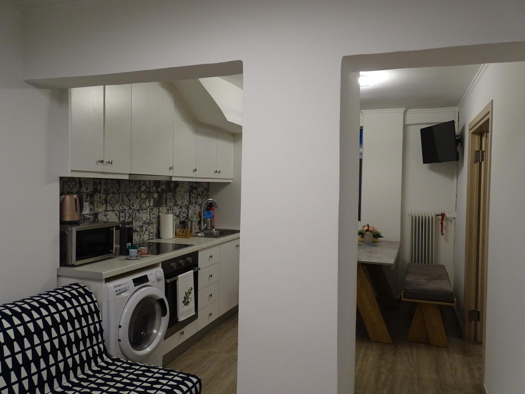Stylish, Comfortable, Basement Loft-Like Apartment With Amenities Athens Exterior photo